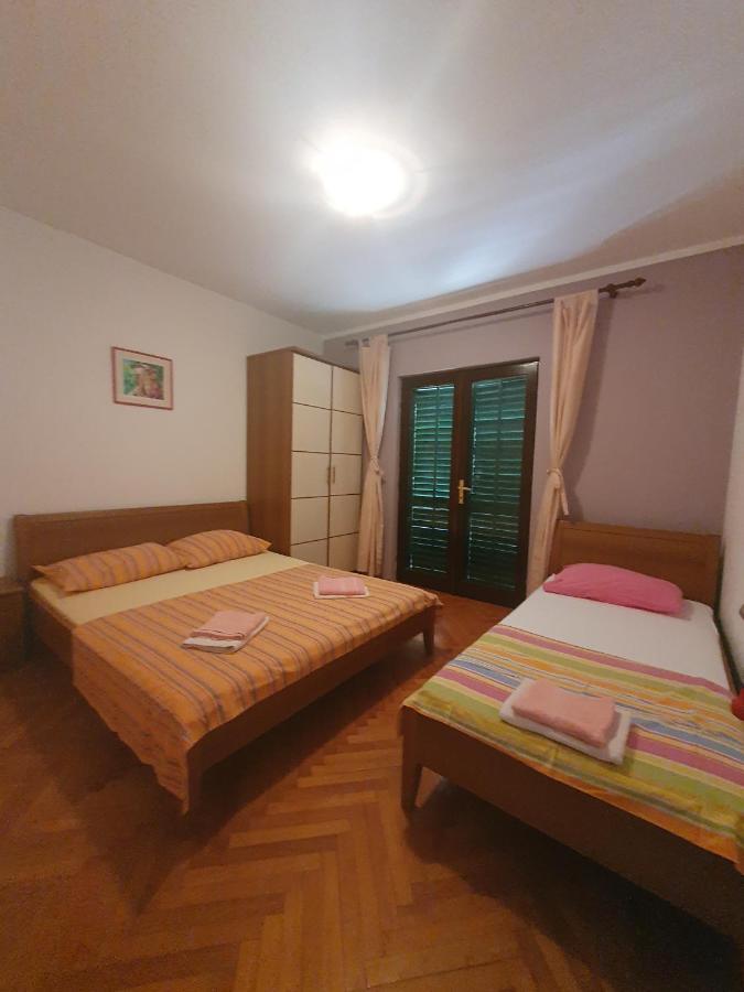Apartments Karlo Omiš Eksteriør bilde