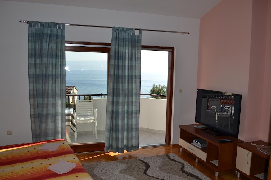 Apartments Karlo Omiš Rom bilde