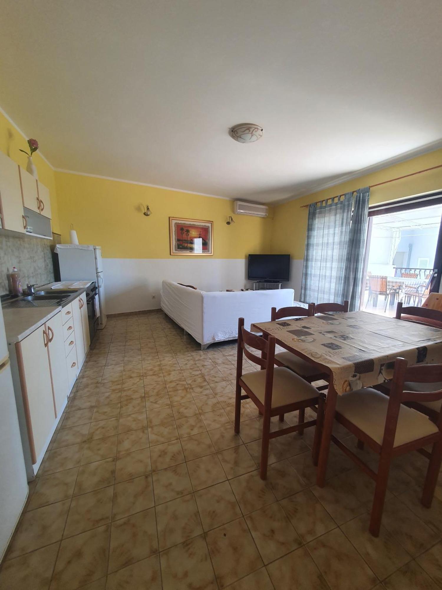 Apartments Karlo Omiš Rom bilde