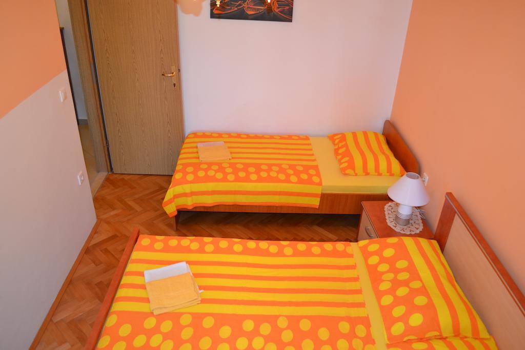 Apartments Karlo Omiš Rom bilde