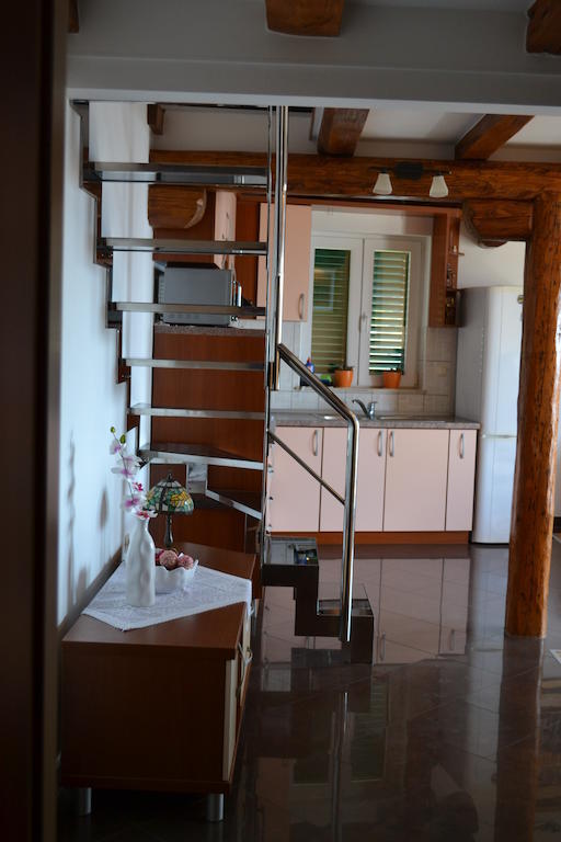 Apartments Karlo Omiš Eksteriør bilde